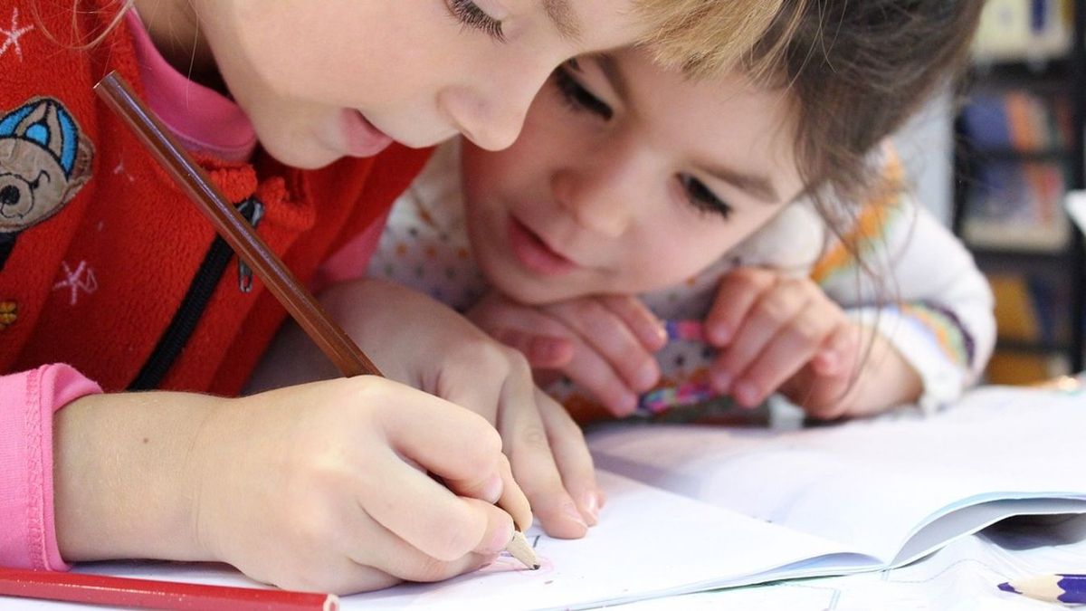 Vajon tényleg jó ötlet eltörölni az iskolákban a házi feladatot? Igaza van az új lengyel kormánynak?