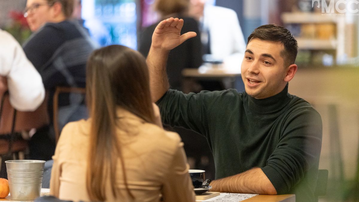 „Sok fiatalnak megspórolta az első pofont a magyar gazdaságpolitika”