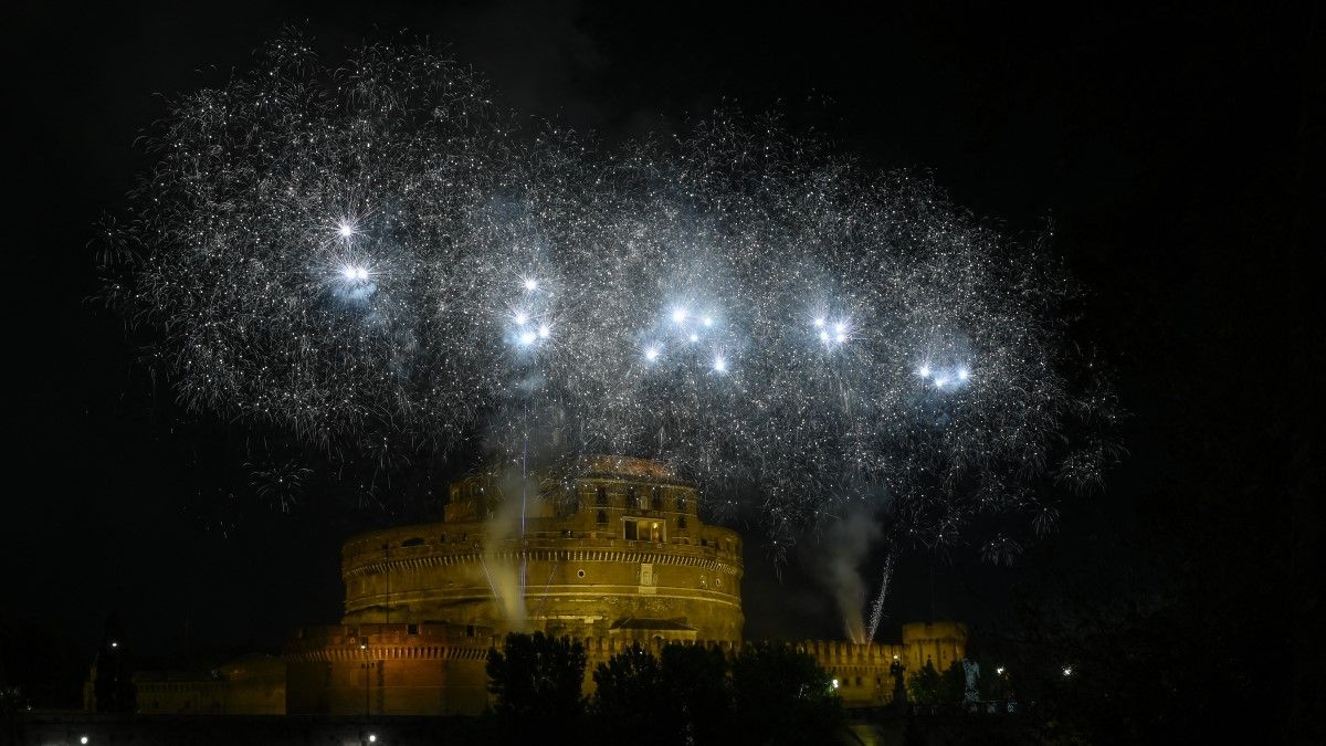 Utcai harcokkal és halálos lövöldözéssel „búcsúztatták” az óévet Olaszországban (VIDEÓ)