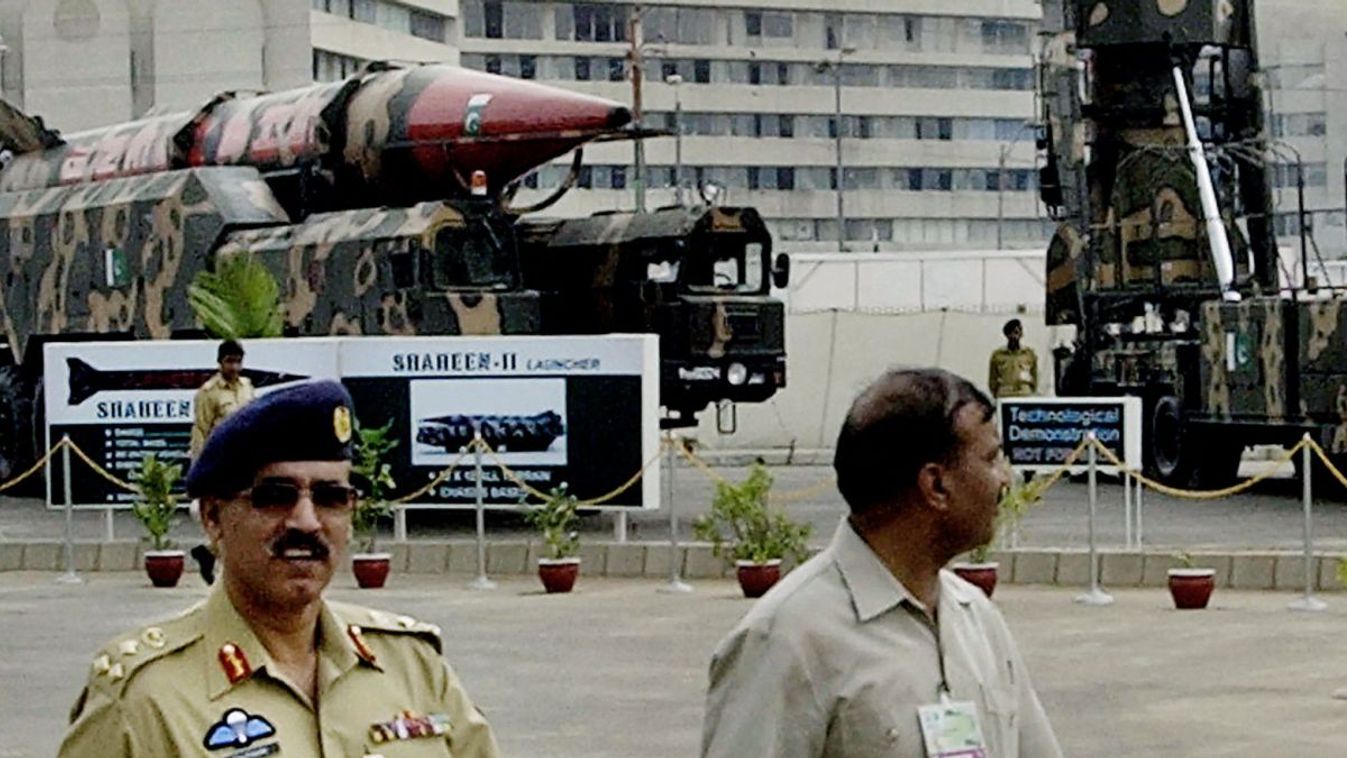 Pakisztán, rakétákkal