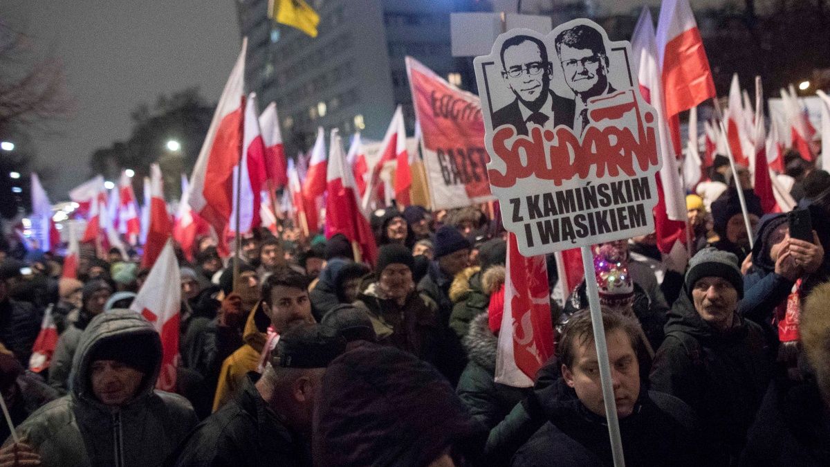 Nincs új a nap alatt! Brüsszel továbbra is inkább támogatja Tusk törekvését a lengyel közmédia „átalakítására”