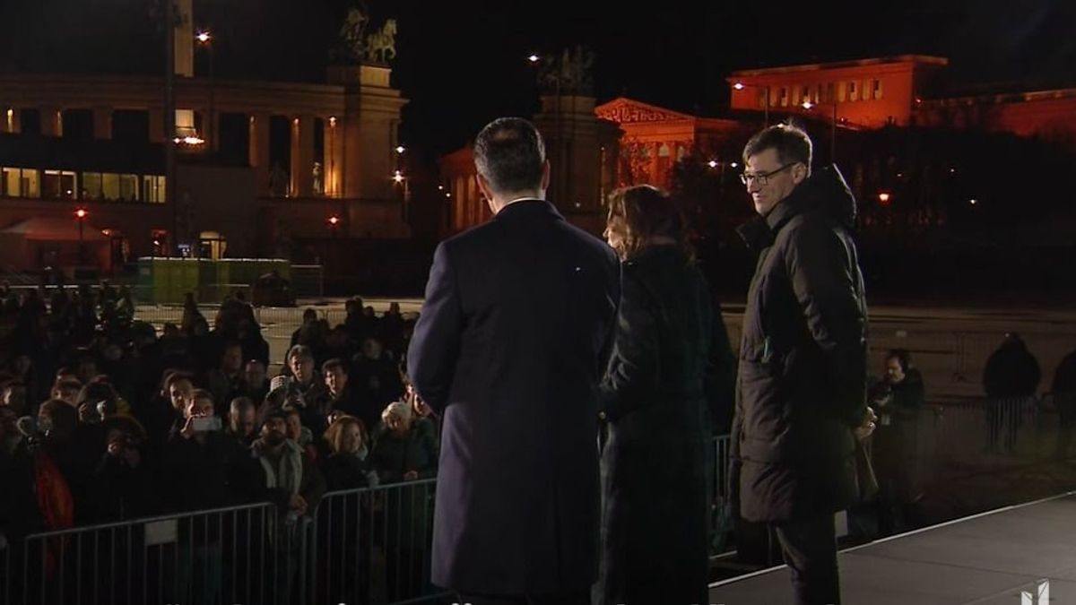 Fontolgatja a Momentum, hogy a Párbeszéddel induljon közös listán a választáson