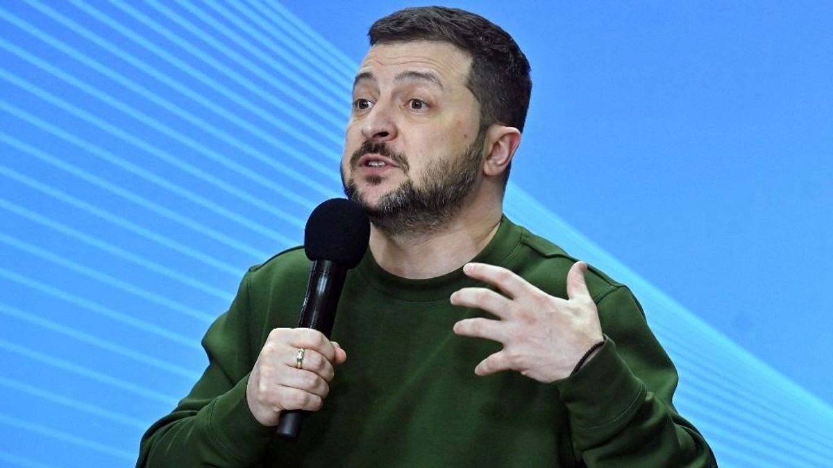 Napi abszurd: Zelenszkij kiadott egy rendeletet, amiben arra kérte az Oroszországban élő ukránokat, hogy maradjanak ukránok