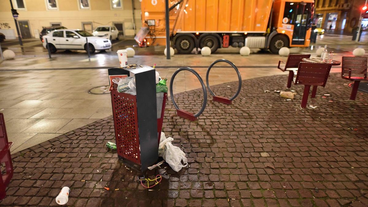 Szemétben úszott Budapest reggelre