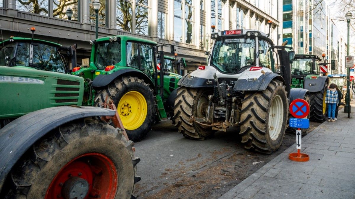 Csúnyán eldurvult a brüsszeli gazdatüntetés