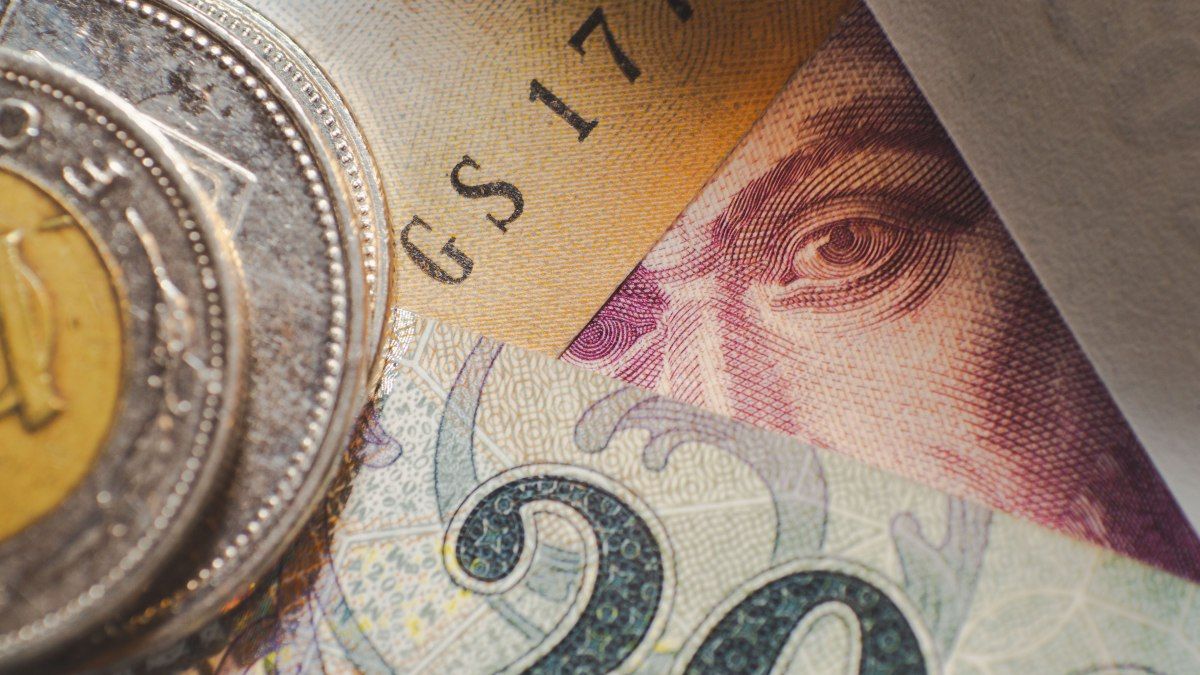 Meglepetést okozott a jegybank, erősödik a forint