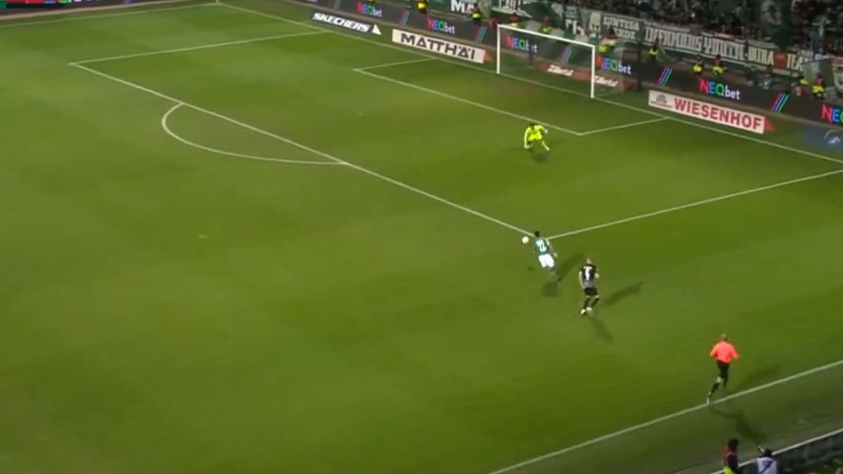 Rémálomszerű bemutatkozás – óriásit hibázott a magyar válogatott hátvéd a Bundesligában (VIDEÓ)