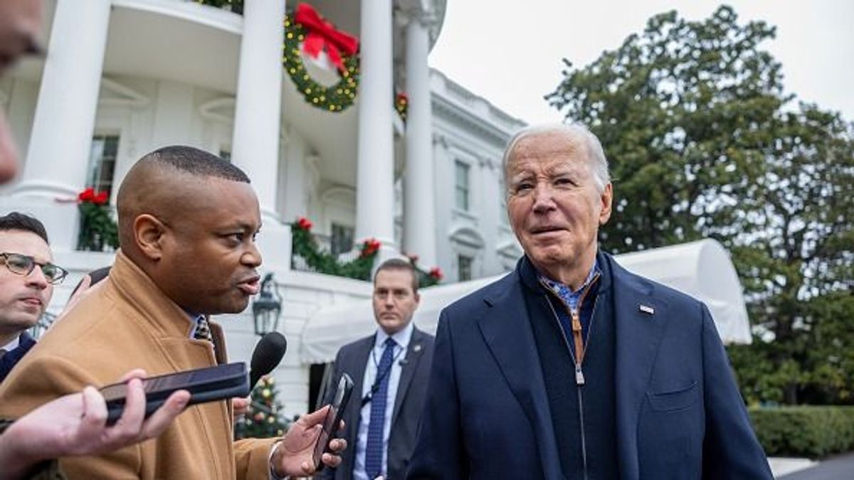 Ritkán ad interjút Joe Biden, az ünnepek kapcsán kivételt tett – kemény kérdést is kapott (VIDEÓ)