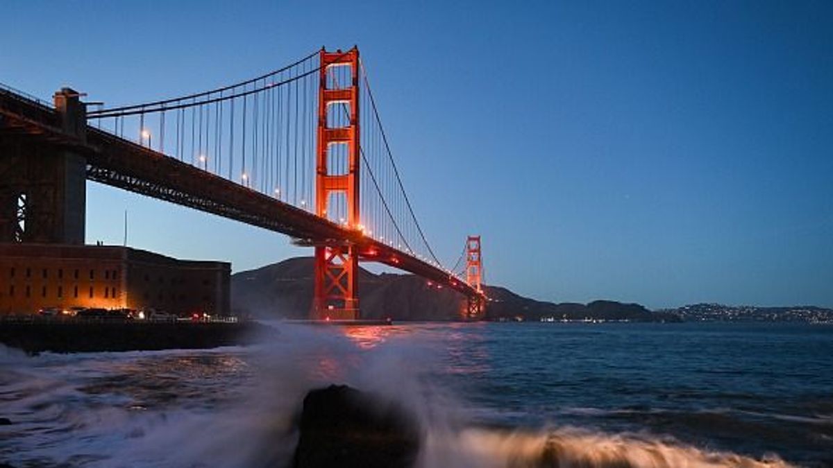 Öngyilkosságot megelőző acélhálót húztak a Golden Gate híd alá