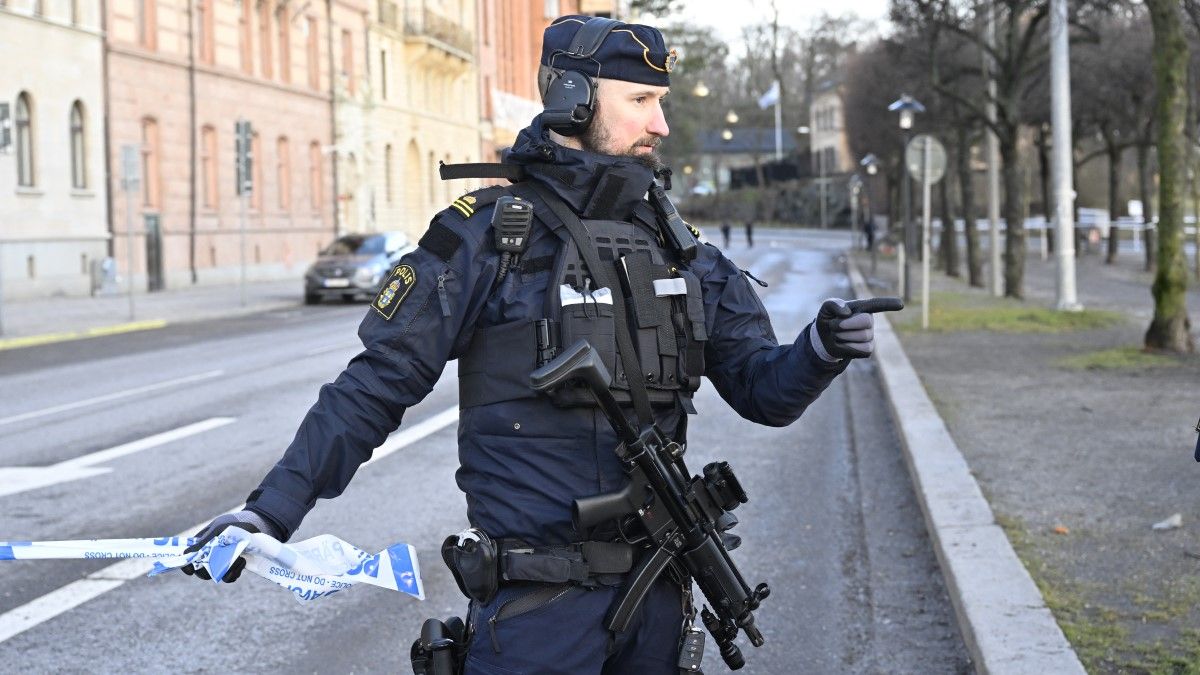 Pokolgépnek vélt tárgyat robbantottak fel Izrael stockholmi nagykövetségénél