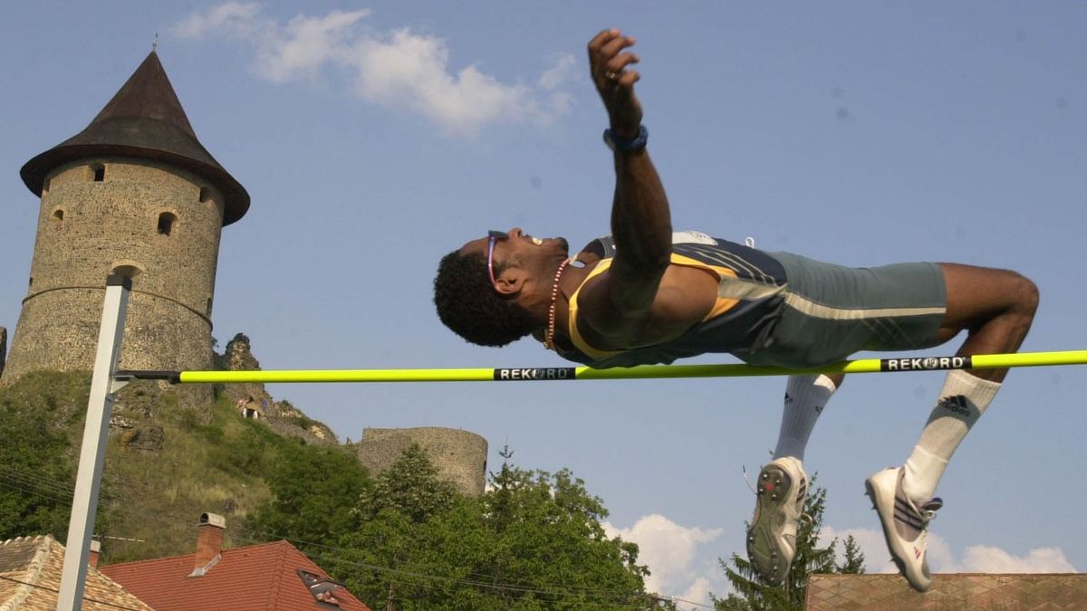 Javier Sotomayor: a magasugrás világcsúcstartója, aki ejtőernyőzéssel irtotta ki a gyerekkori tériszonyát