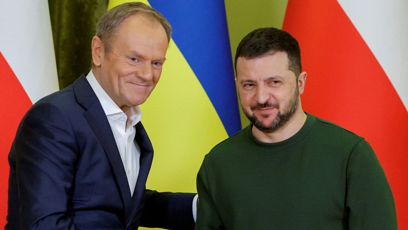 Kijev, 2024. január 22.Volodimir Zelenszkij ukrán elnök (j) és Donald Tusk lengyel miniszterelnök sajtóértekezletet tart Kijevben 2024. január 22-én.MTI/EPA/Szerhij Dolzsenko