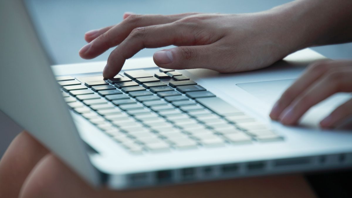 Odacsap Brüsszel a Facebooknak és az X-nek, de a többi platformnak is figyelnie kell