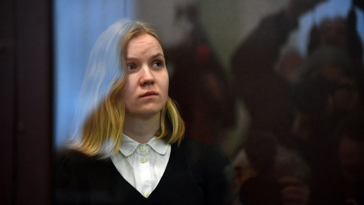 Súlyos börtönbüntetést kapott Darja Trepova, aki pokolgépet rejtő szobrot adott egy haditudósítónak