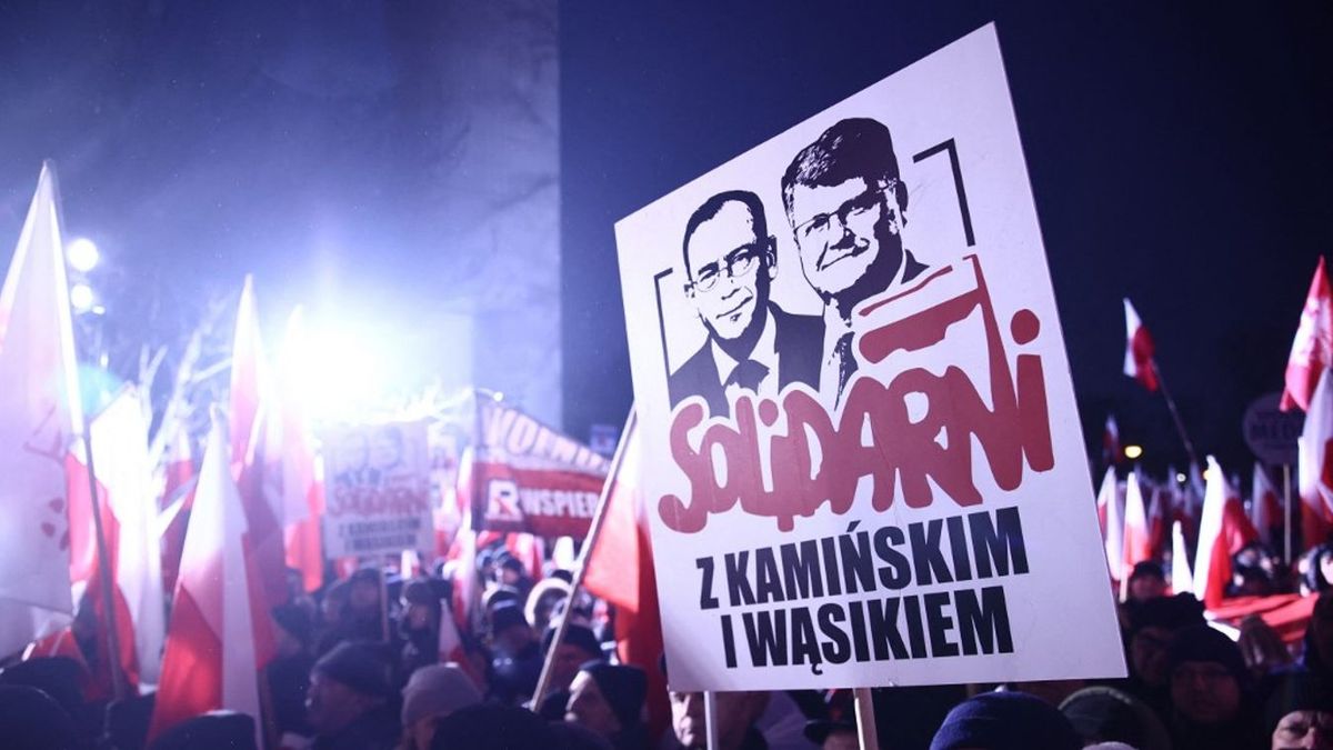 Őrület, mi folyik ott, Varsóban!