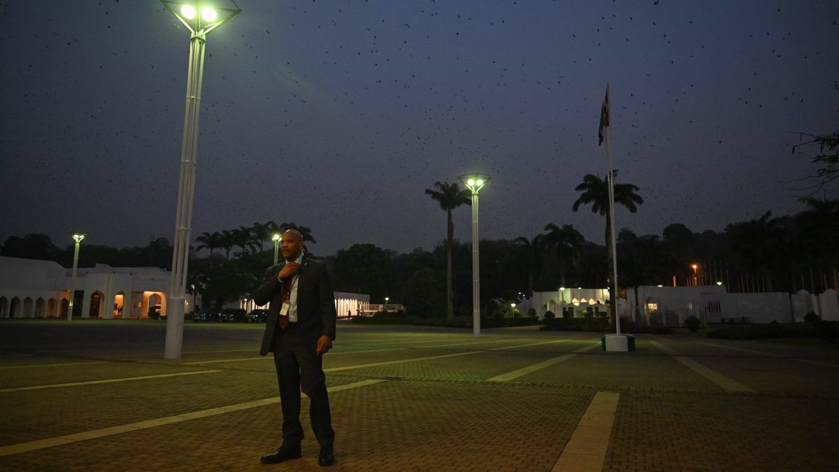 Vérfagyasztó állapotok: éjjel megöltek egy afrikai uralkodót, a feleségét pedig elrabolták