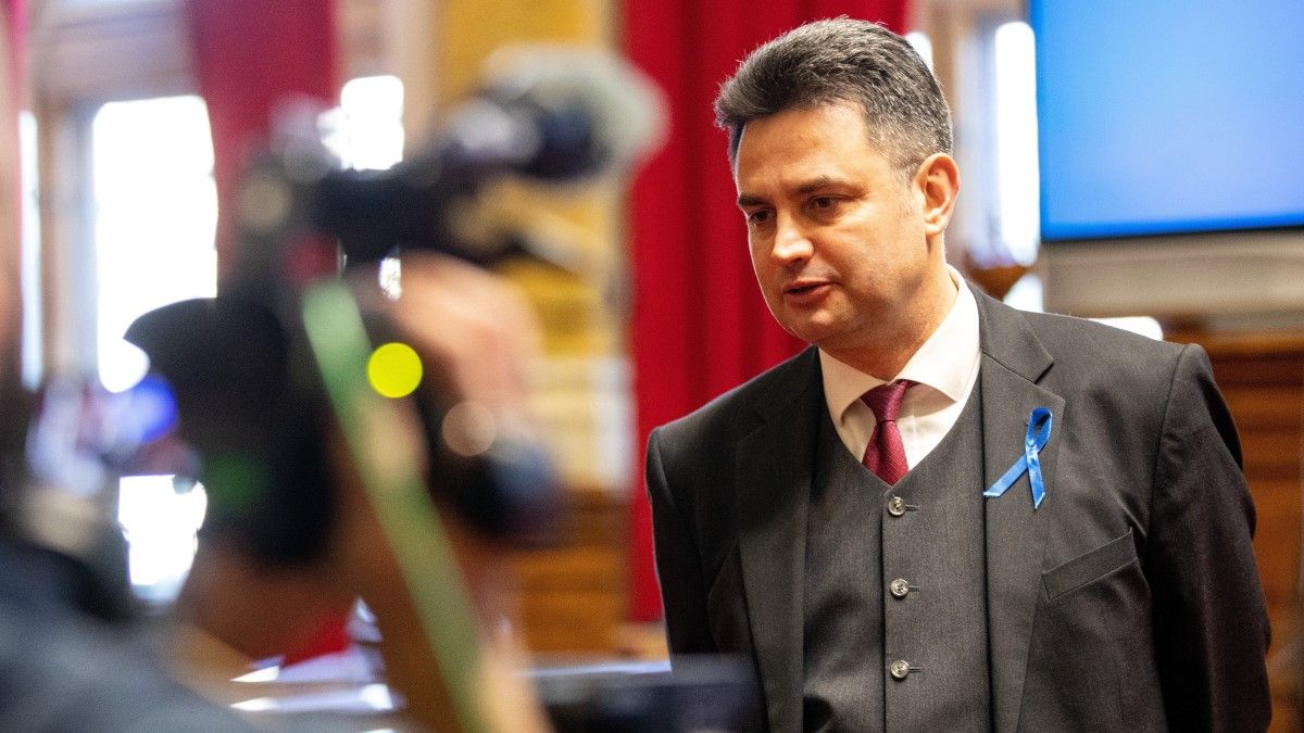 Márki-Zay annyira belegabalyodott a magyarázkodásba, hogy valótlant állított Schiffer Andrásról