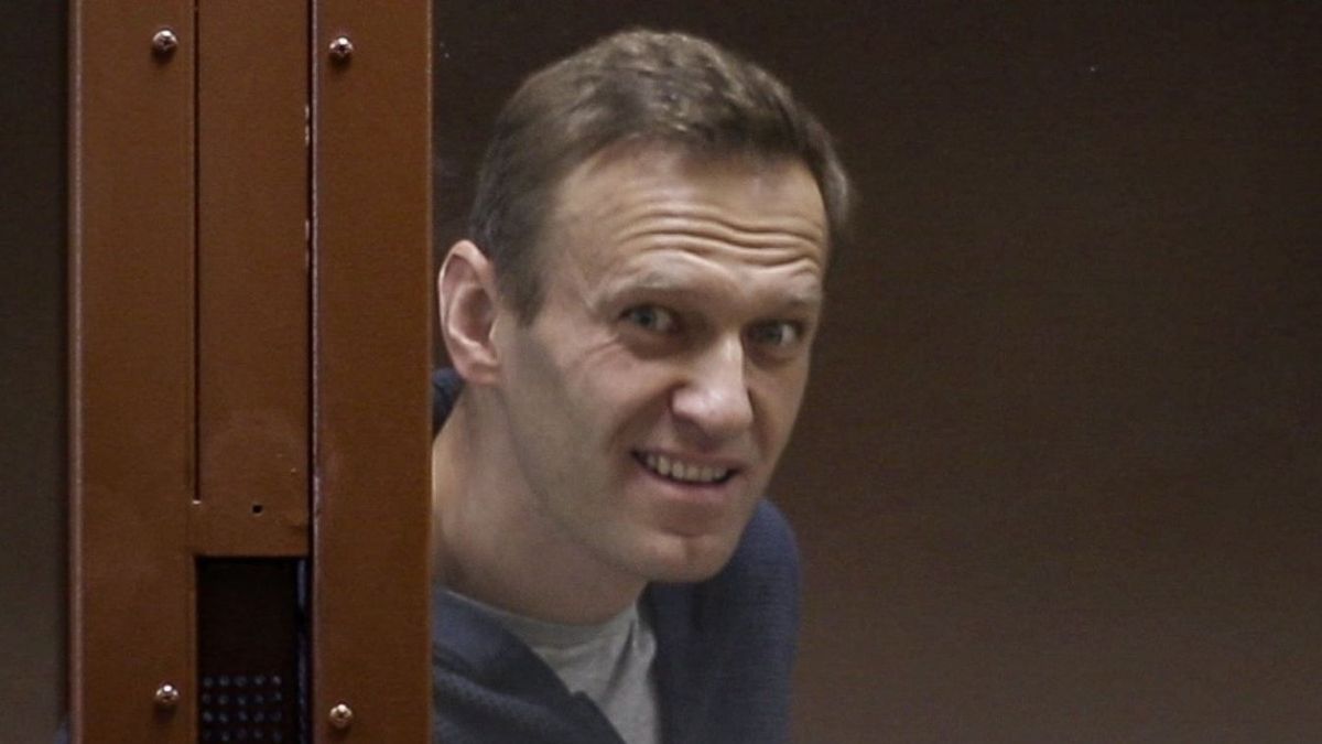 Előkerült Navalnij elveszettnek hitt holtteste – tele zúzódásokkal