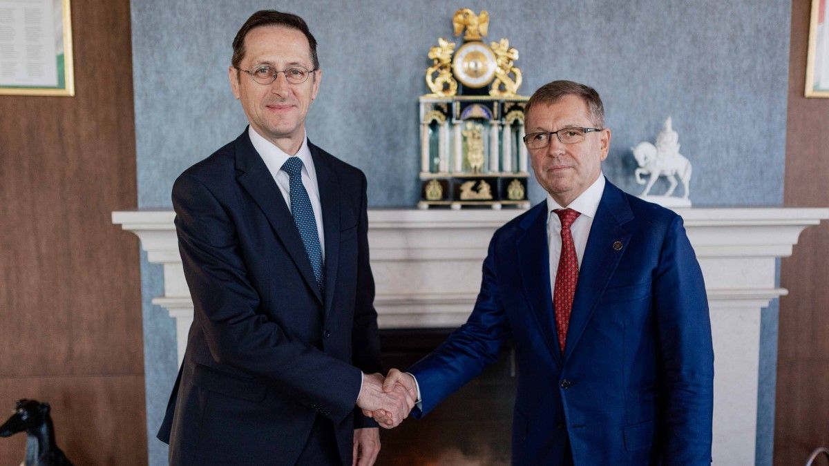 Nem mindennapi pozíció kapcsán merült fel Varga Mihály neve