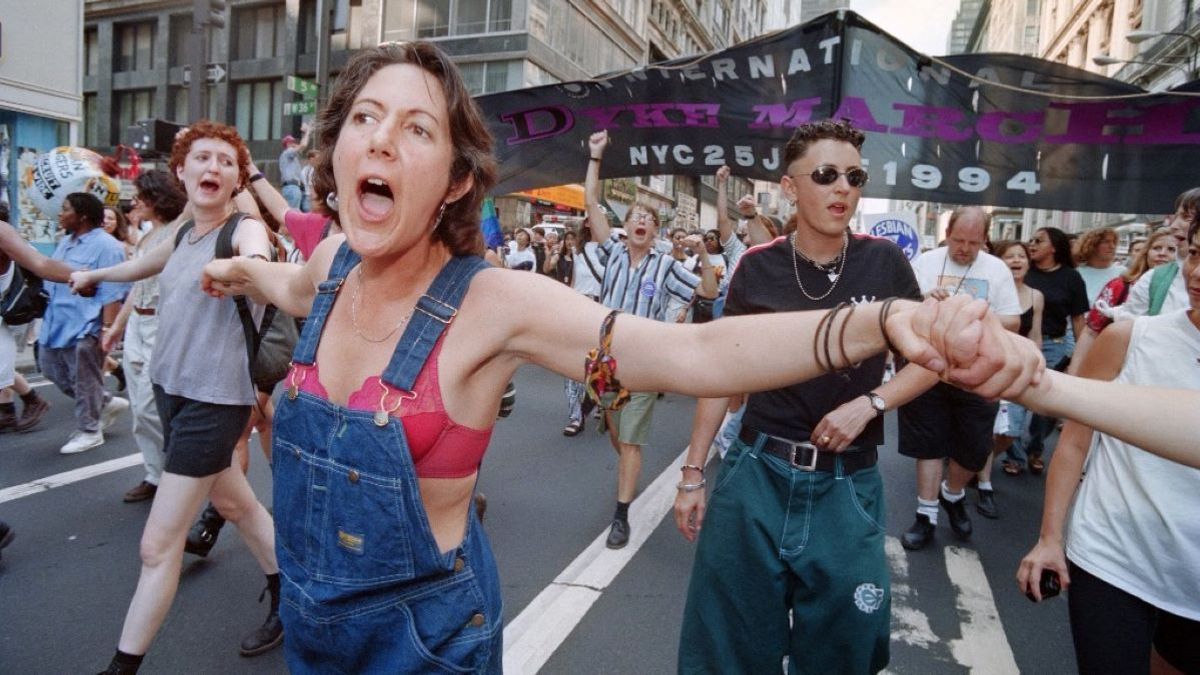 Már a farsangi karneválokon is hódít a szivárványos lobbi