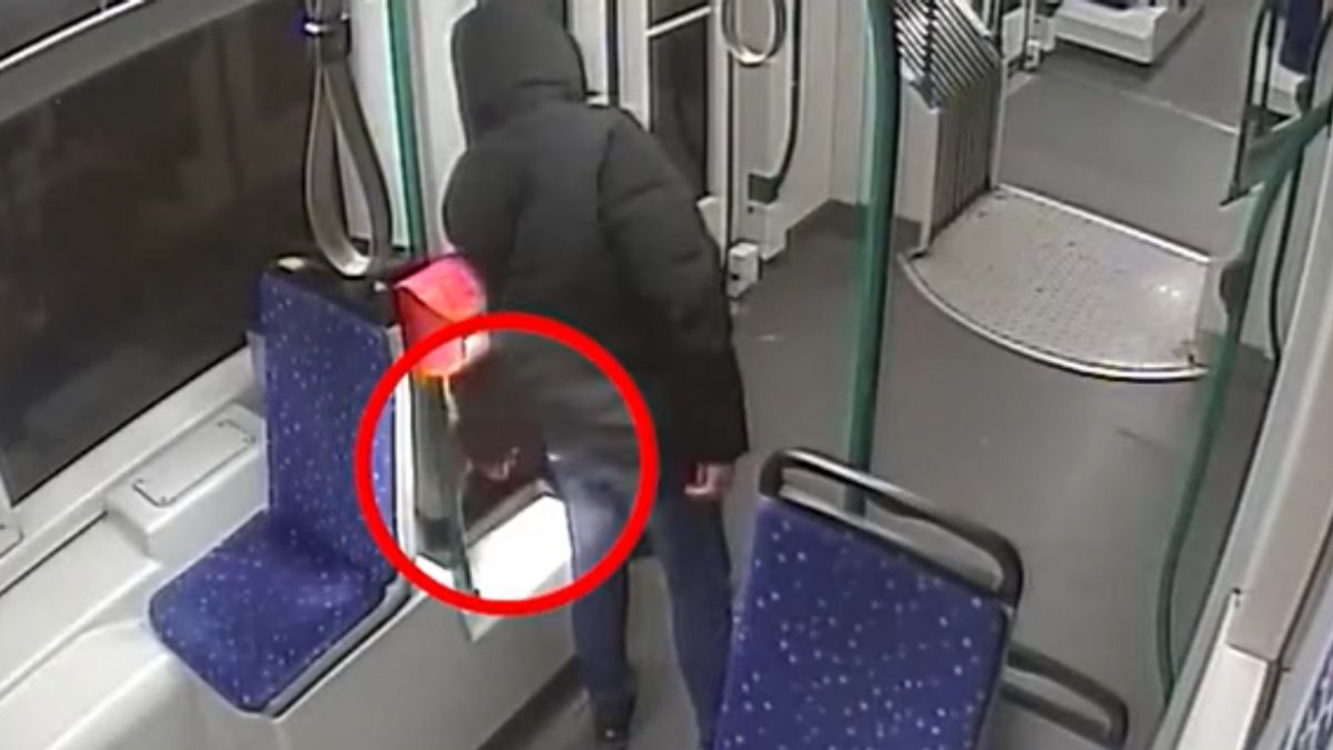 Egyetlen mozdulat a villamoson – négy év a rács mögött