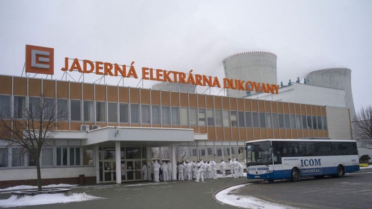 Belehúz Csehország az atomerőművek építésébe