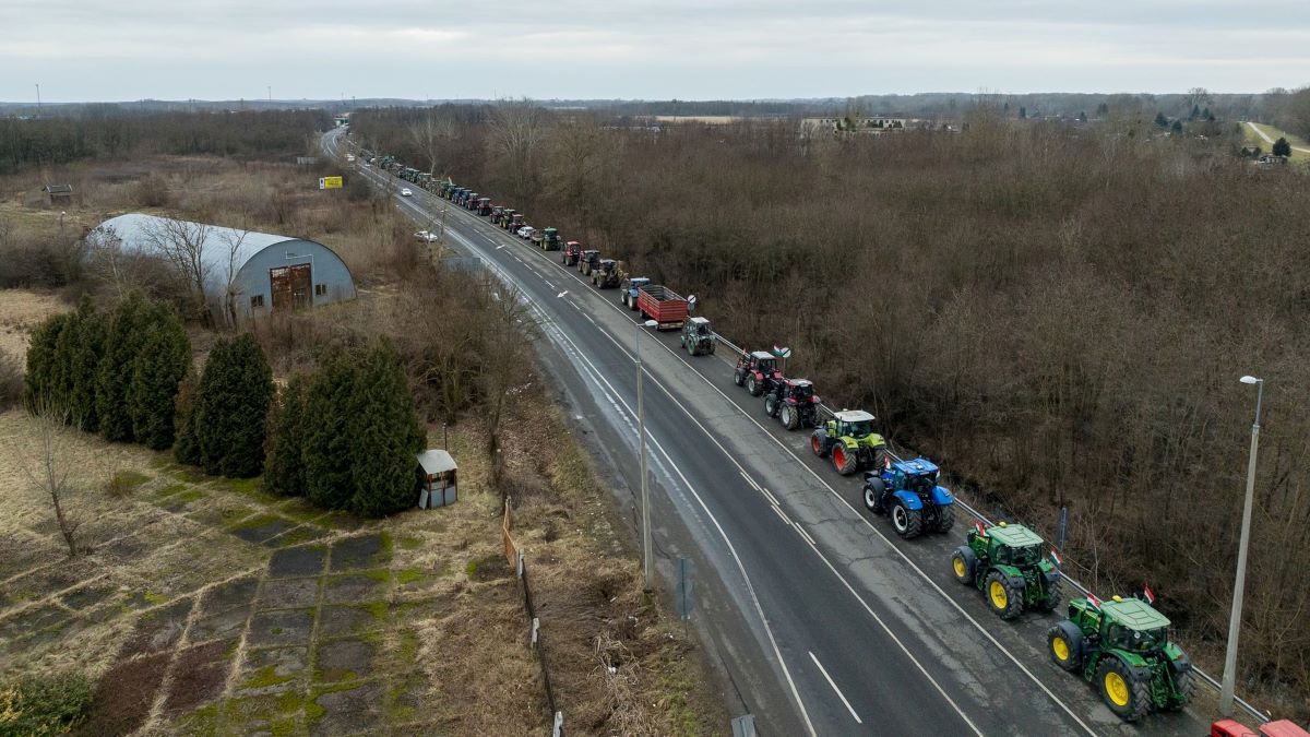 Ukrajna fekete-tengeri gabonakivitele újra elérte a háború előtti szintet, Brüsszel mégis az EU-s piacokra zúdítaná az ukrán élelmiszert