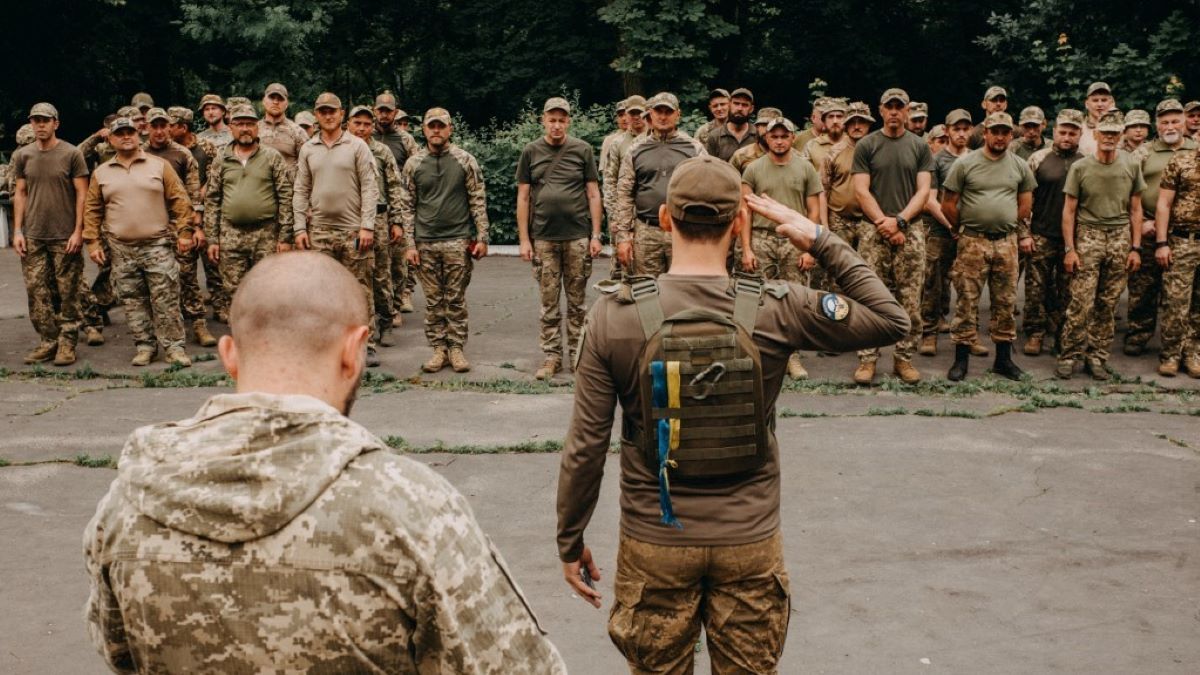 Az ukrán hadsereg feladja Avgyijivka védelmét