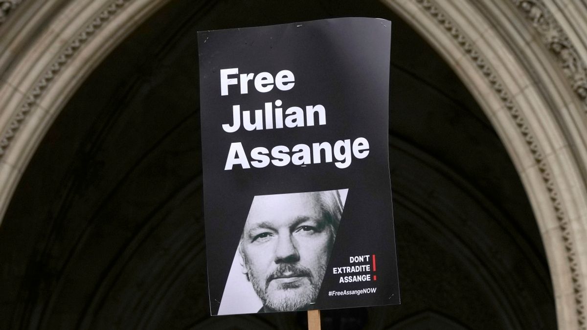 A WikiLeaks-alapító felesége szerint a férje meghal, ha kiadják az Egyesült Államoknak