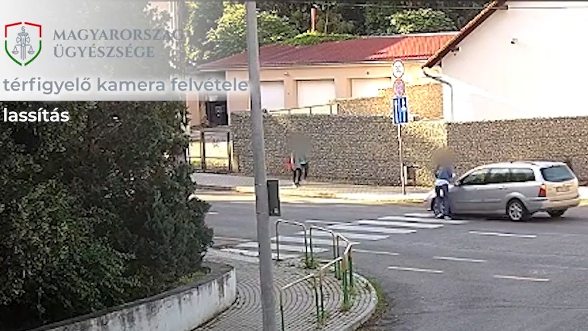 Videón, ahogy egy autós a zebrán üti el a fiatal lányt