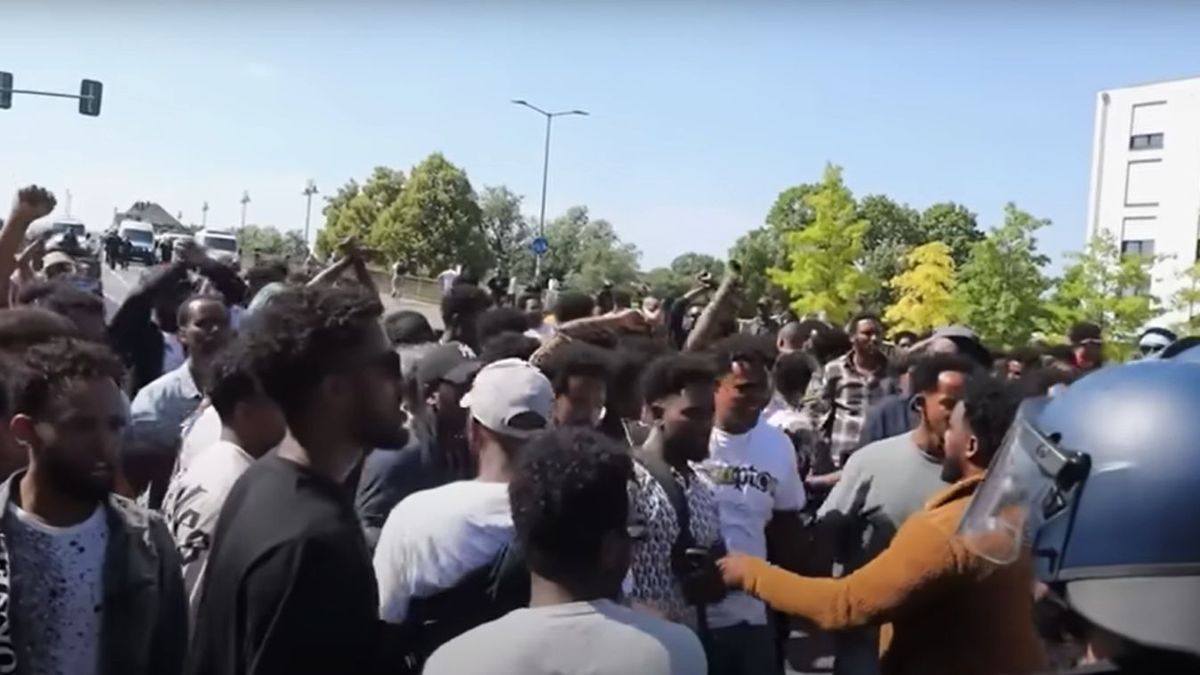 Hágában erőszakos zavargás tört ki eritreai csoportok között, rendkívüli állapotot hirdettek