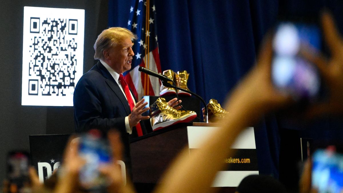 Donald Trump saját sportcipőmárkával robbantott