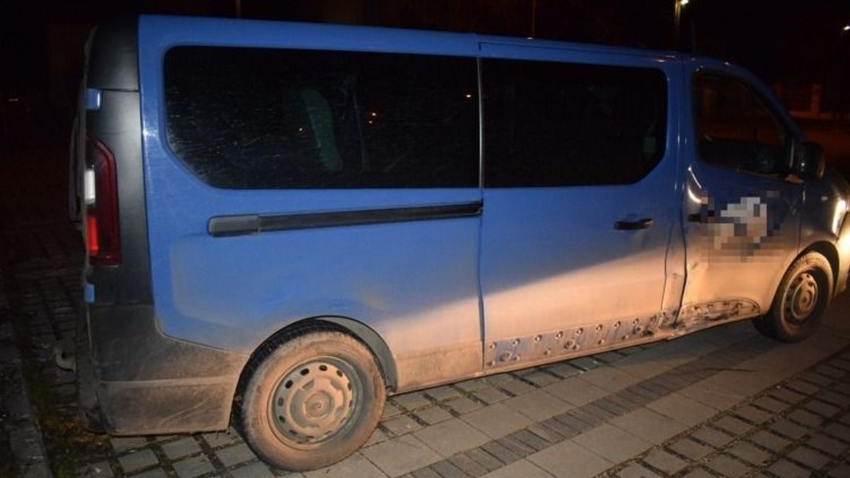 Elloptak egy mentőautót, gyorsan összetörték, majd visszavitték