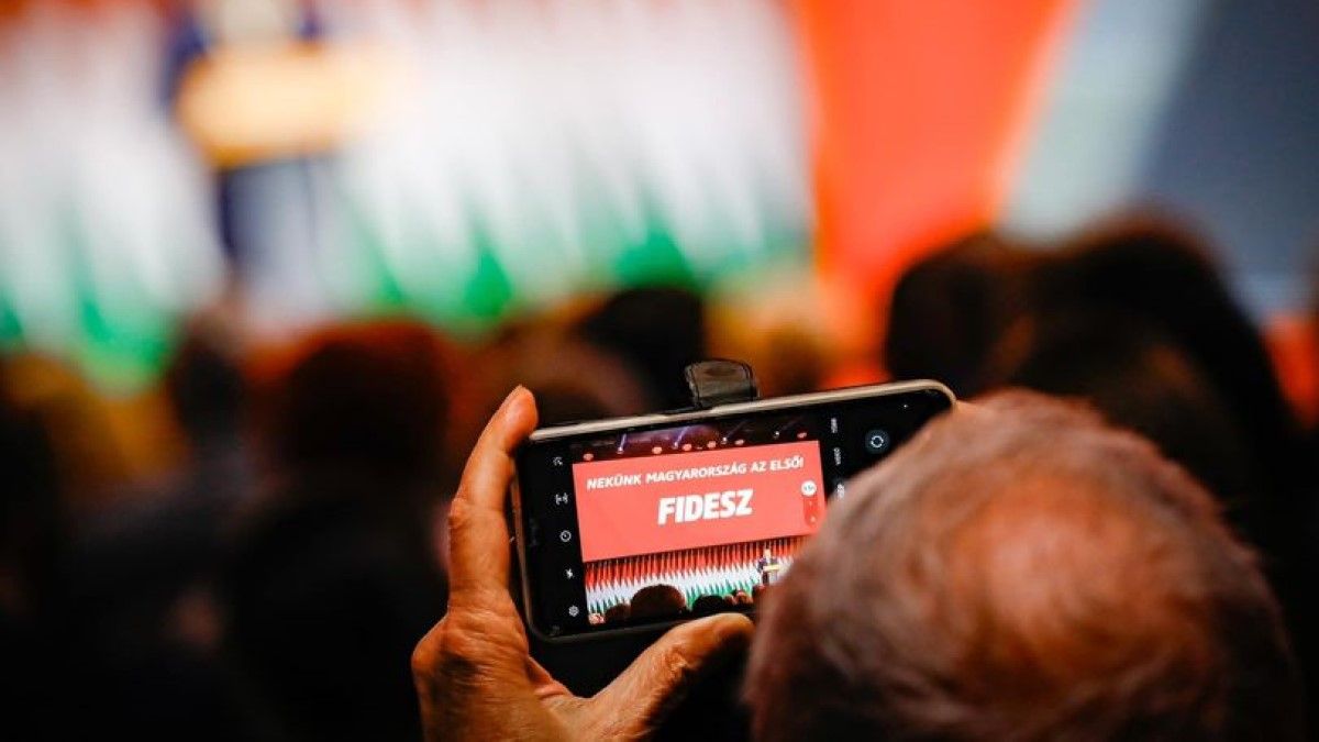 Kihelyezett frakcióülést tart a Fidesz, fókuszban az államfőjelölt személye