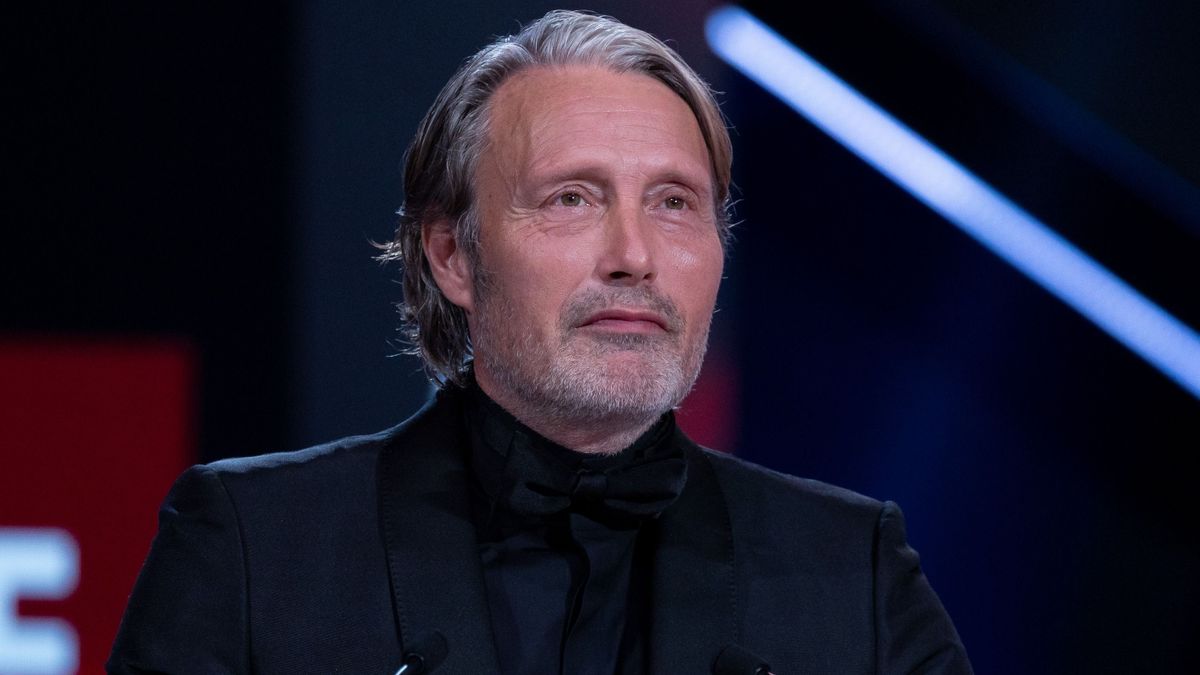 Keményen kiosztotta a történelemhamisító filmeket a híres dán színész
