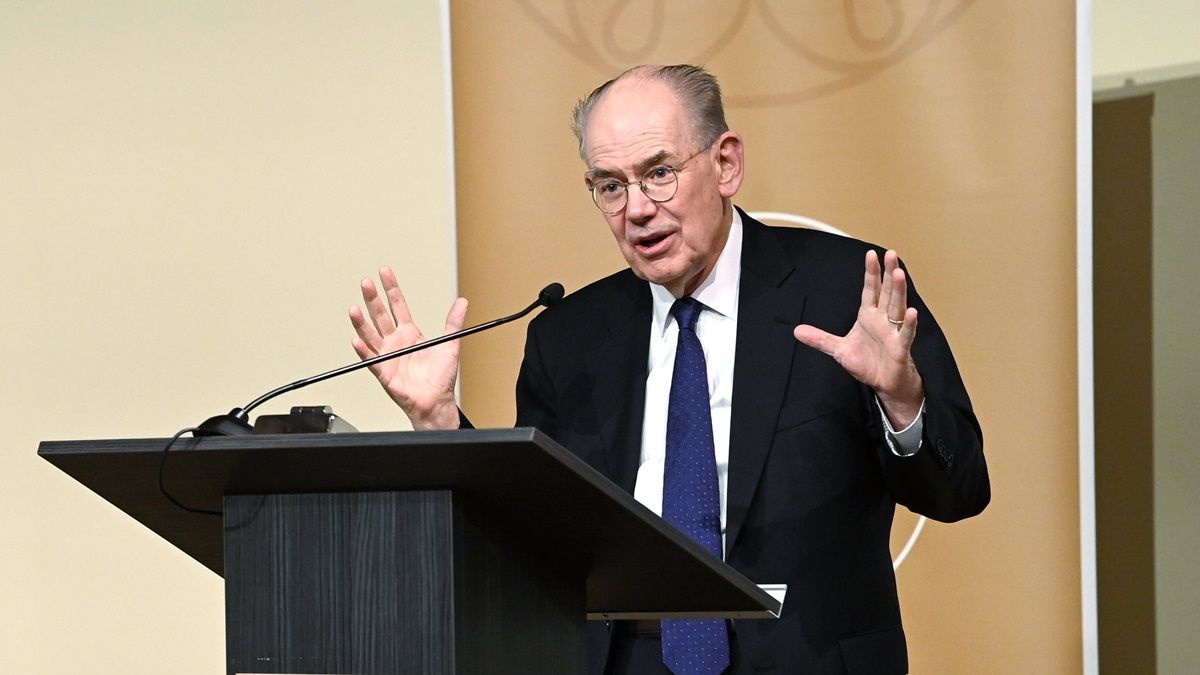 Mearsheimer: Nevetséges a NATO–Oroszország háború ötlete