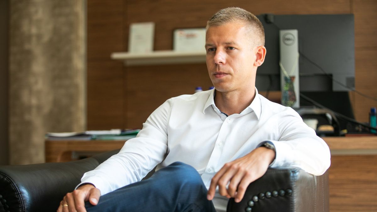 Állandóan kommentel, saját oldalán mégsem tűri a hozzászólásokat Magyar Péter