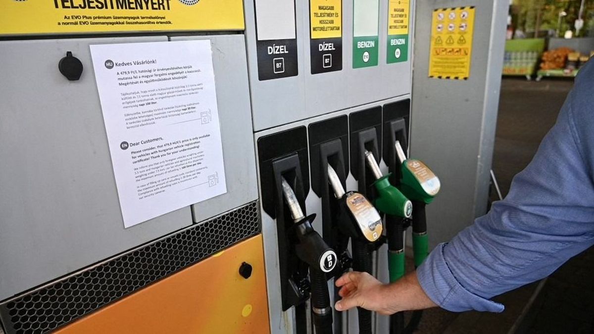 Örömhír az autósoknak: esésnek indulhat az üzemanyagok ára