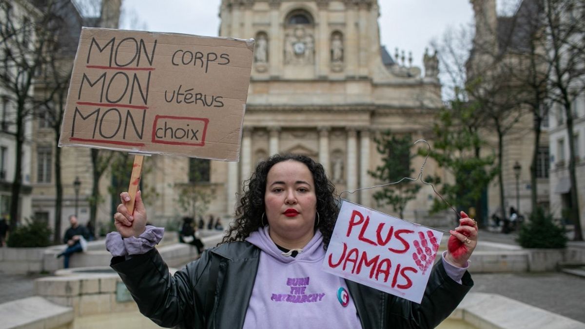 Hamarosan alkotmányos jog lesz az abortusz Franciaországban
