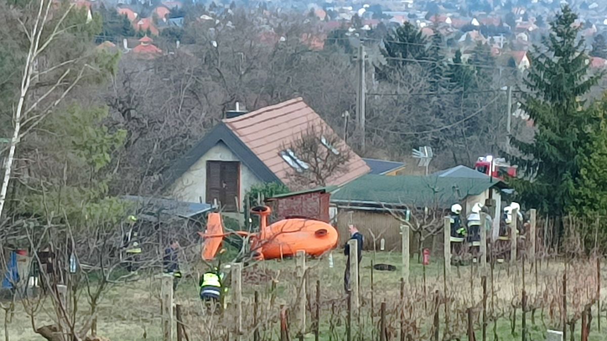 Lezuhant egy repülő Budaörsön