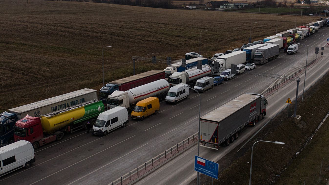 Polish truck border blockade extended to another crossing