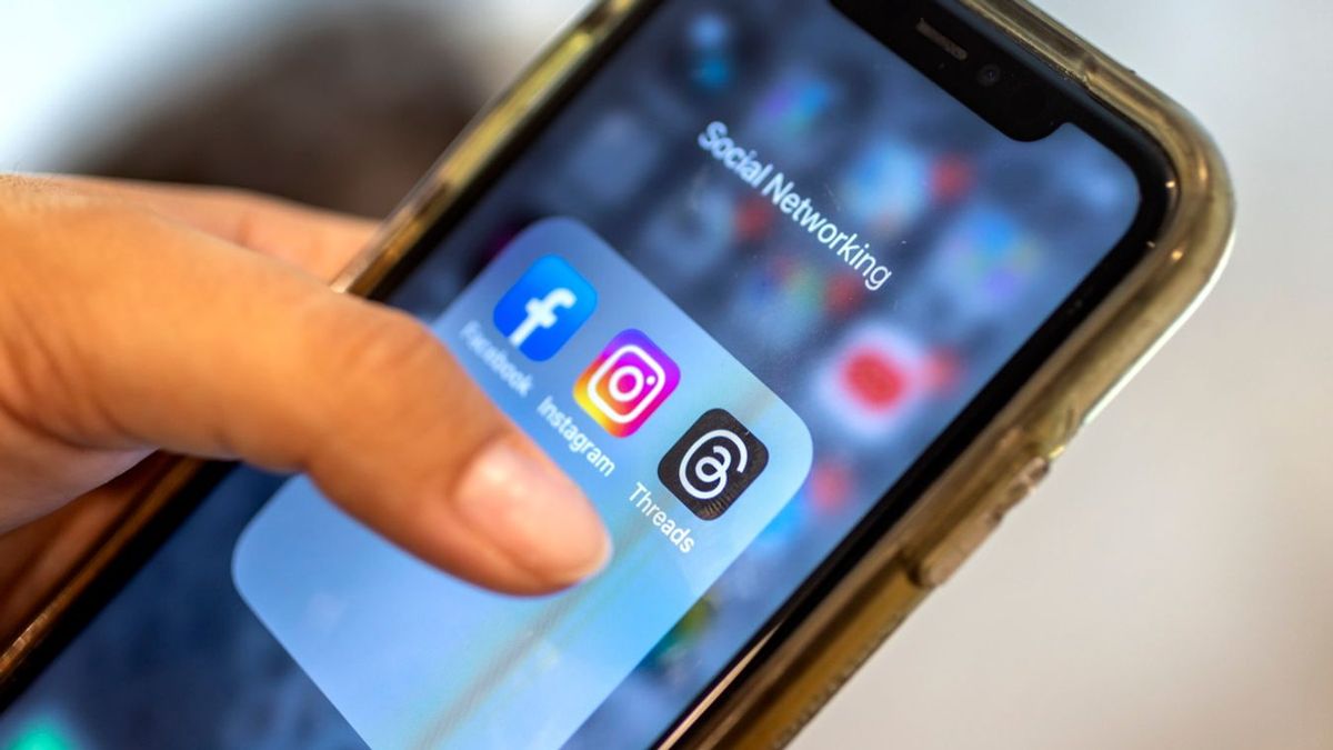 A brit kormány támogatja a telefonok iskolákból való kitiltását