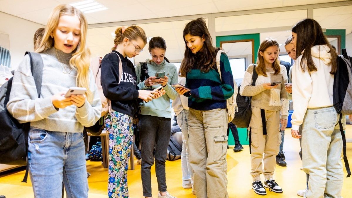 Floridában betilthatják a 16 év alattiaknak a közösségi média használatát