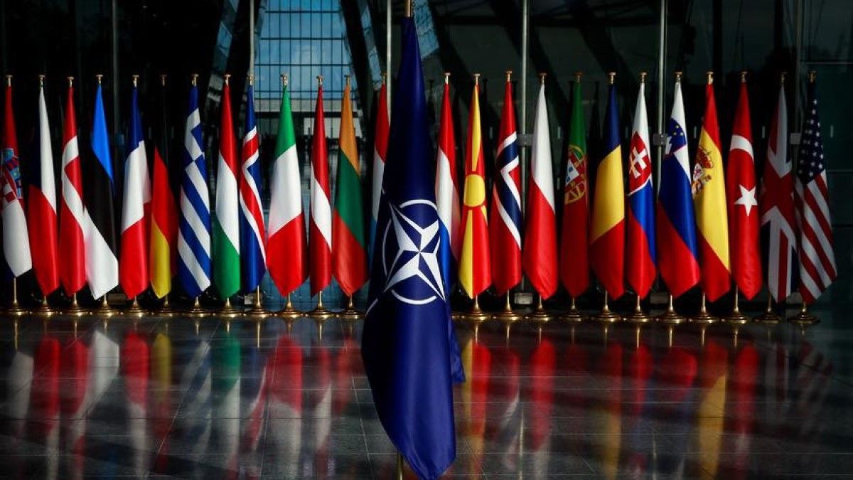 Schiffer: Föl kéne oszlatni a NATO-t