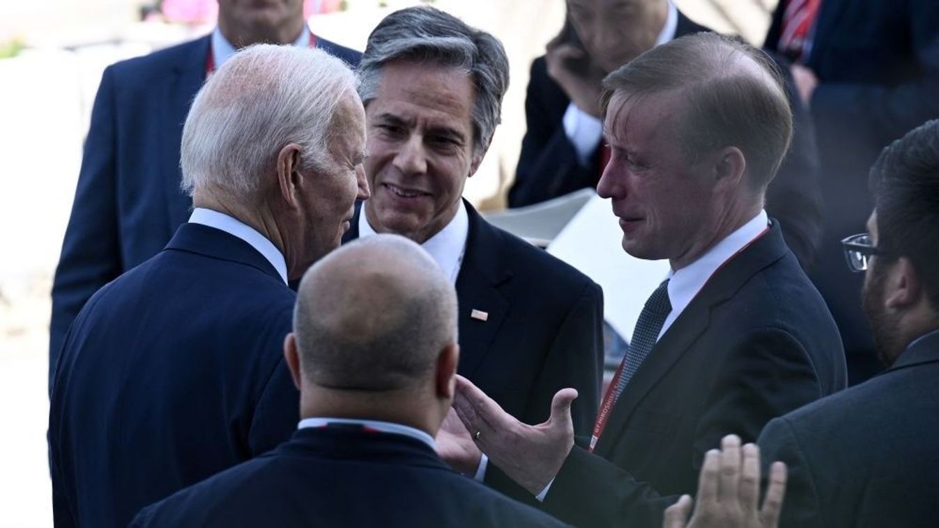 Joe Biden, Antony Blinken és Jake Sullivan a G7-csúcson Hirosimában