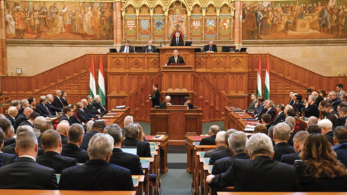 Politikai évadnyitó parlamenti nagyüzemmel
