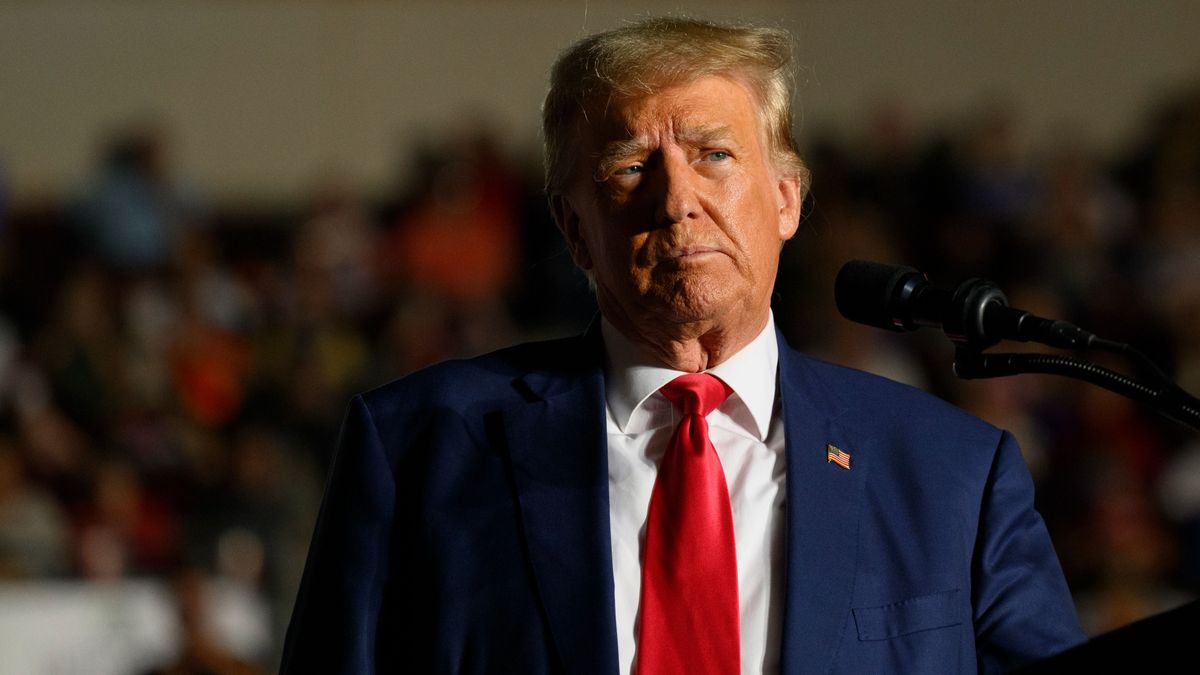 Trump felszólította a republikánusokat, hogy blokkolják az Ukrajnának szánt segélytörvényt