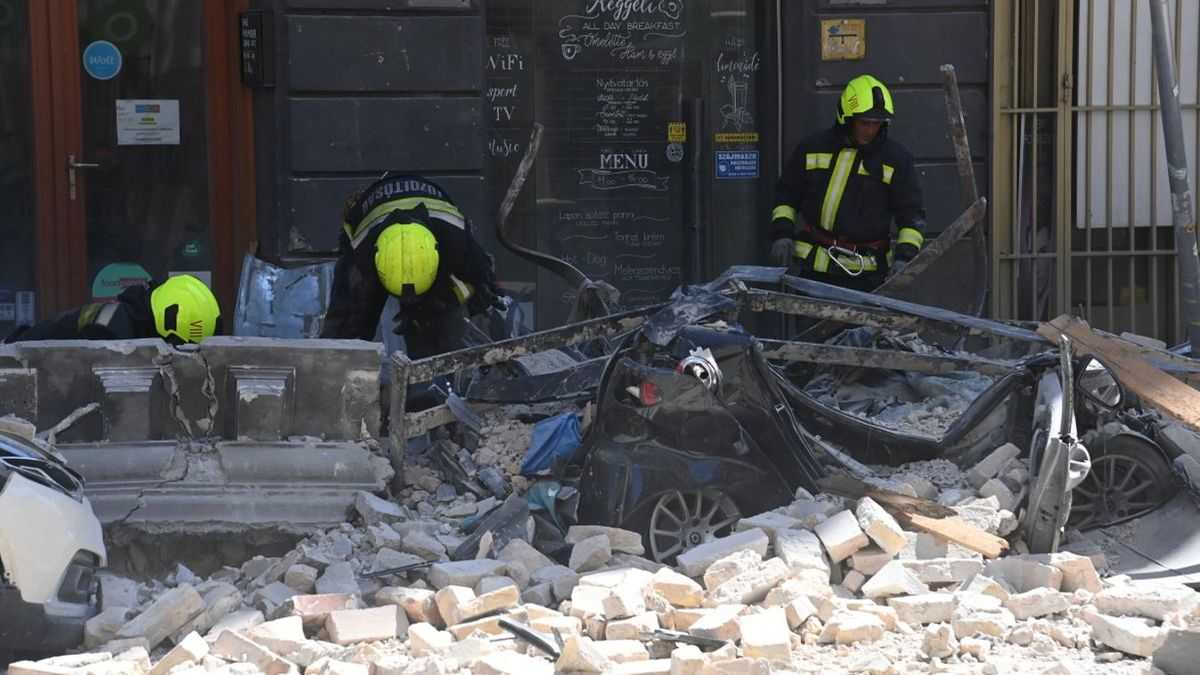 „A lakók terrorizálnak” a leomlott Jókai utcai ház építtetője szerint