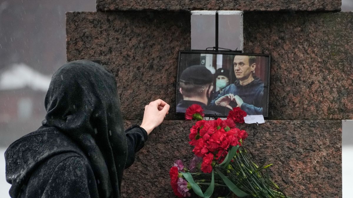 Szóvivő: Navalnij ügyvédjét kilökdösték a halottasházból