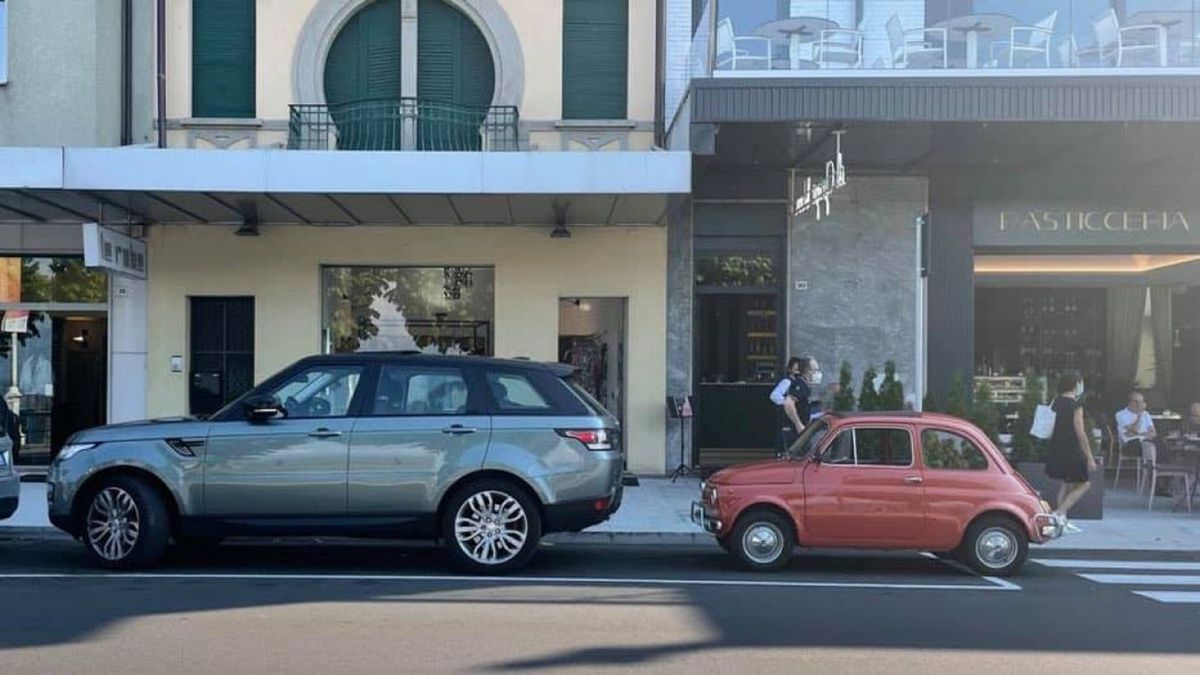 Párizsban háromszor annyit kell fizetni a parkolásért a terepjáróknak, Józsefváros alpolgármestere támogatja az ötletet